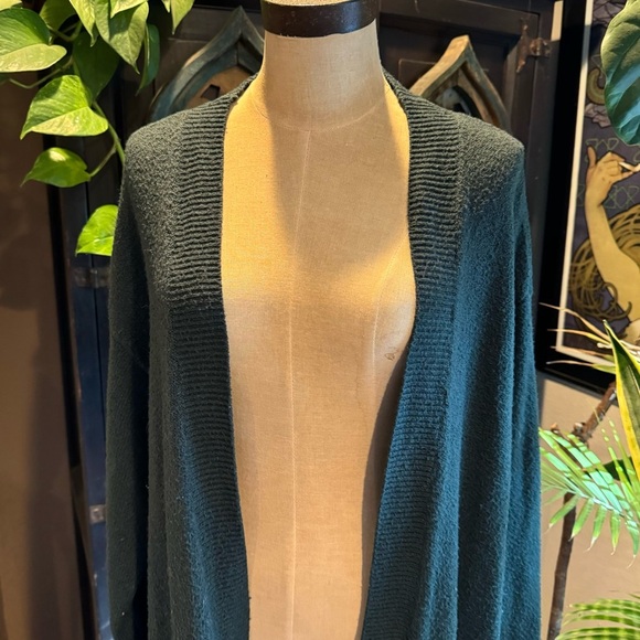 Ava & Viv Plus Size Boucle Hunter Green Button Down Duster Cardigan Sweater - Picture 9 of 11